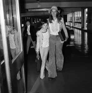 01523 Prints: Sabrina Guinness and actress Tatum O Neal leave Heathrow Airport for a holiday