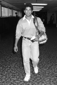 00096 Prints: Sachin Tendulkar April 1992 Cricket Player London Heathrow