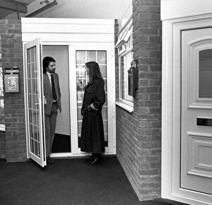 00661 Collection: Salesman at aNCO Windows, Showroom, Teesside, 10th January 1989