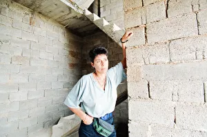 00865 Prints: Sally Becker, British Aid Worker pictured August 1993. Returns to Mostar