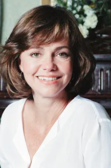 00942 Prints: Sally Field, american actress, in the UK to promote new film, Soapdish