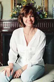 00942 Prints: Sally Field, american actress, in the UK to promote new film, Soapdish