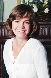00942 Prints: Sally Field, american actress, in the UK to promote new film, Soapdish