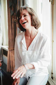 00942 Prints: Sally Field, american actress, in the UK to promote new film, Soapdish
