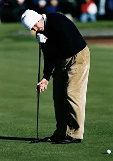 Sam Torrance golf Dunhill Cup putting using long putter
