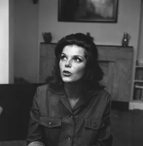 01131 Prints: Samantha Eggar, British actress is interviewed by Donald Zec, Daily Mirror Journalist