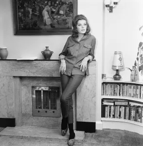 01131 Prints: Samantha Eggar, British actress is interviewed by Donald Zec, Daily Mirror Journalist