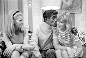 00077 Prints: Sammy Davis Jnr with wife Mai Britt (r) and co-star Ilona Rogers on set of TV play Salt