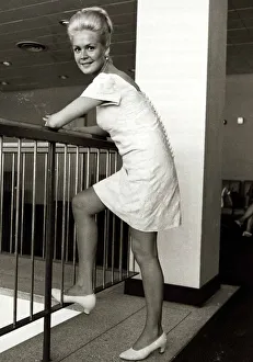 Sandra Dee actress - July 1967 in the departure lounge at Heathrow airport
