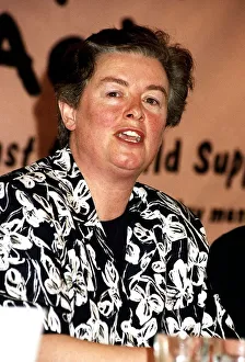 00907 Prints: Sara Keays who is known for her relationship with MP Cecil Parkinson in support for