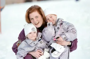 01506 Prints: Sarah, The Duchess of York on holiday in Klosters with her daughters Princess Eugenie