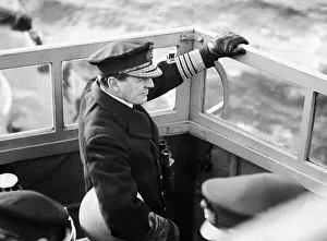 00409 Prints: The scene on the bridge of HMS Queen Elizabeth the fleet flagship of the Home Fleet