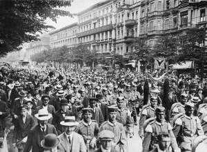 Pickelhaube Prints: The scene in central Berlin as troops march off to war following the declaration of war