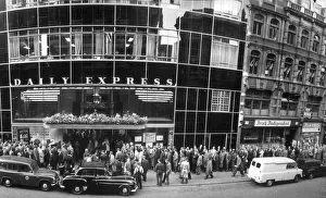 Newspapers Prints: SCENE OUTSIDE THE DAILY EXPRESS OFFICE IN FLEET STREET WHEN COLOUR TELEVISION CAME TO