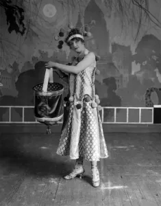 00103 Prints: Scene from theatre production Pick-a-Dilly Eveleen Florence April 1916