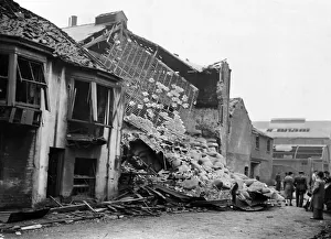 01435 Prints: Scenes in Hull, the most severely damaged British city or town during the Second World