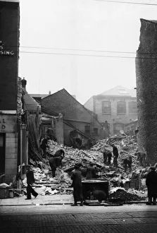 01435 Prints: Scenes in Hull, the most severely damaged British city or town during the Second World