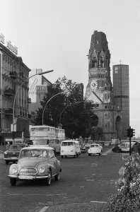 01167 Prints: Scenes in West Berlin, West Germany showing daily life continuing as normal soon after