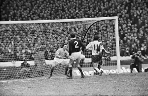 01407 Prints: Scotland 1 v England 1. UEFA European Championship Group 8 match at Hampden Park