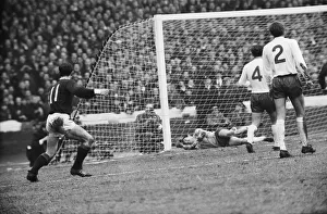 01407 Prints: Scotland 1 v England 1. UEFA European Championship Group 8 match at Hampden Park
