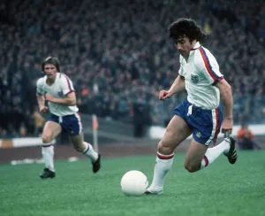 00240 Prints: Scotland v England Home Nations Cup 1976 Kevin Keegan Football fever