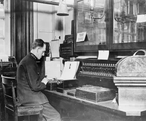 Scotland Yard Police Station circa 1947 006776 / 1