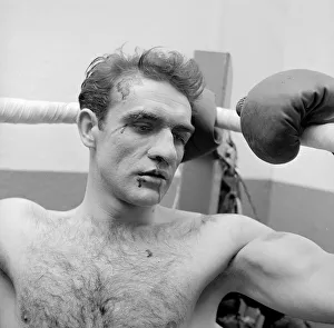 Glove Prints: Sean Connery seen here in the BBC 1957 production of Requiem for a Heavy Weight