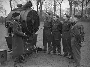 01472 Prints: Searchlight School, Birmingham. Soldiers being given training on the 90 cm Projector