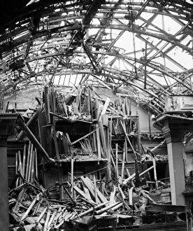 00705 Collection: Second World War in Merseyside. The ruins of the organ in Wallasey Town Hall