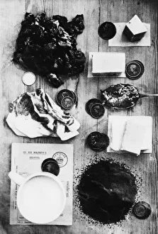 01249 Prints: Before the Second World War started Britain imported about 55 million tons of food a year