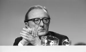 01143 Prints: Secretary of State for Defence Lord Carrington at the Conservative Party Conference in