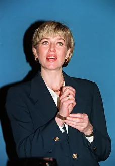 Selina Scott TV presenter Jan 94 January 1994 A©mirrorpix