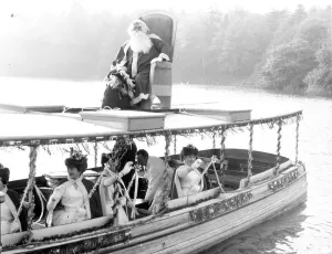 SENTINEL ARCHIVE SCAN - Trentham Gardens Circa 1955