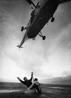 Rope Prints: Sergeant Michael Dane rescues Senior Aircraftman Donald James during RAF Air