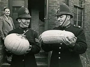 Pumpkins Prints: Sgt A Wren and PC W Davies have a witness of weights to help the verdict of who
