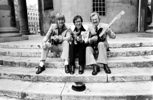 Begging Prints: The Shadows busking on the steps of St Brides August 1977 77-04357-029