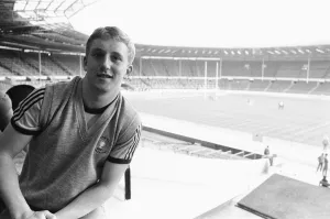 00351 Prints: Shaun Edwards of Wigan stands on the Wembley turf for the first time on the eve of