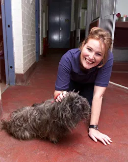 Shauna Lowry TV Presenter October 1999 with Stimpy the dog at Battersea Dogs Home