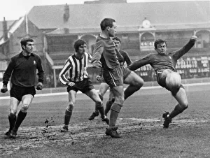 Sheffield United v. Chelsea Mick Hall United striker is surrounded by Chelsea