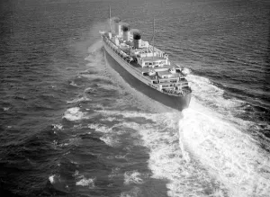 Ships Prints: Ship Queen Mary May 1936 - RMS Queen Mary steams across the Atlantic Ocean on her maiden