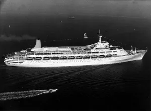 Boats Prints: Ships: Canberra September 1982 - First cruise after Falklands services