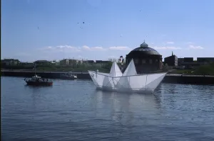Ships Paper ship on the Clyde at the old tunnel south side rotunda May 1989