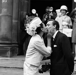 00892 Prints: Shirley Bassey, 24, marries film director Kenneth Hume, 35, at Paddington Register Office