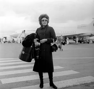 Shirley Bassey arriving at Newcastle Airport on 30th April 1971