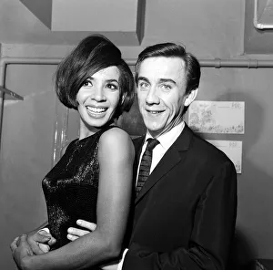 00894 Prints: Shirley Bassey and husband Kenneth Hume. 13th September 1965