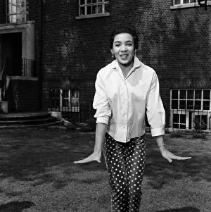 Rehearsals Prints: Shirley Bassey rehearsing for ITVs Frankie Howerd Show at ITV rehearsal studios in