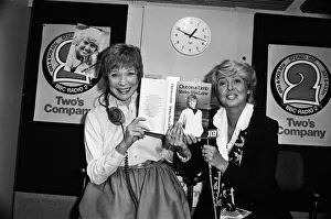 01029 Prints: Shirley MacLaine at the BBC to appear on the Gloria Hunniford programme with her new book