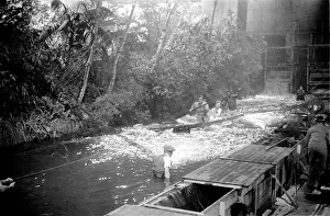 Shooting the Zambese rapids sequence at Elstree were Jeanne Crain