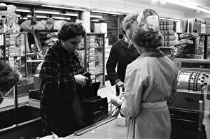 Shoppers, Fine Fare Supermarket, Wilton, London, 29th October 1963