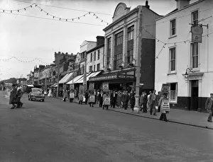 01159 Prints: Shops on the seafront in Southend-on-Sea, Essex, England. 3rd August 1954